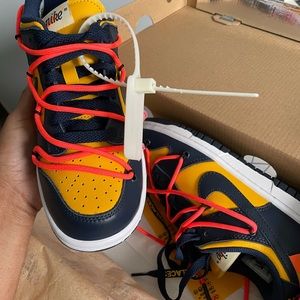 Offwhite x Nike Dunk Low "University Gold" 4.5 (Gradeschool)